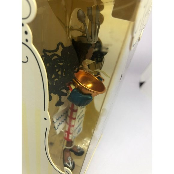 Hallmark Christmas ornament Queen of cuisine, 2004, New In Box - Picture 7 of 7